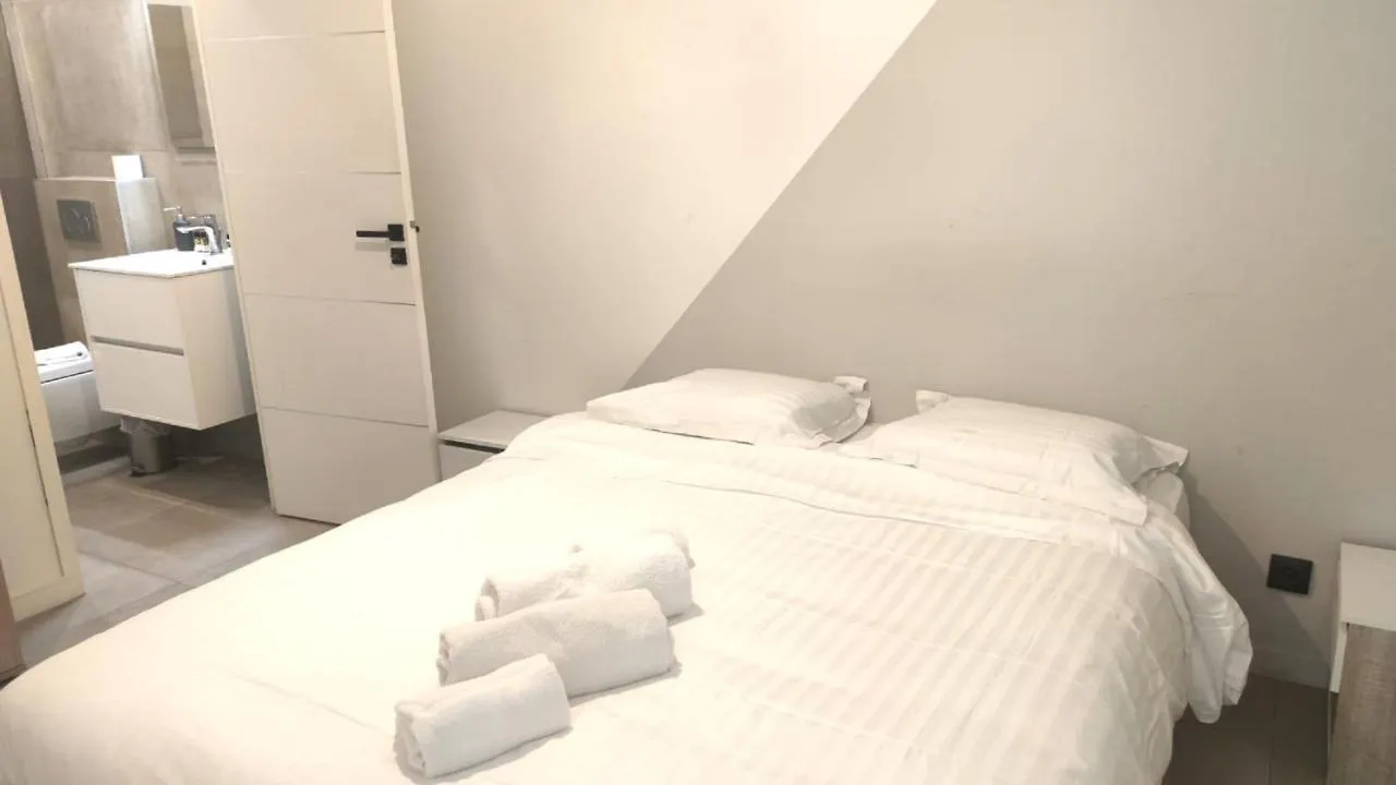 Baie Des Anges Proche Mer 102 Nice
